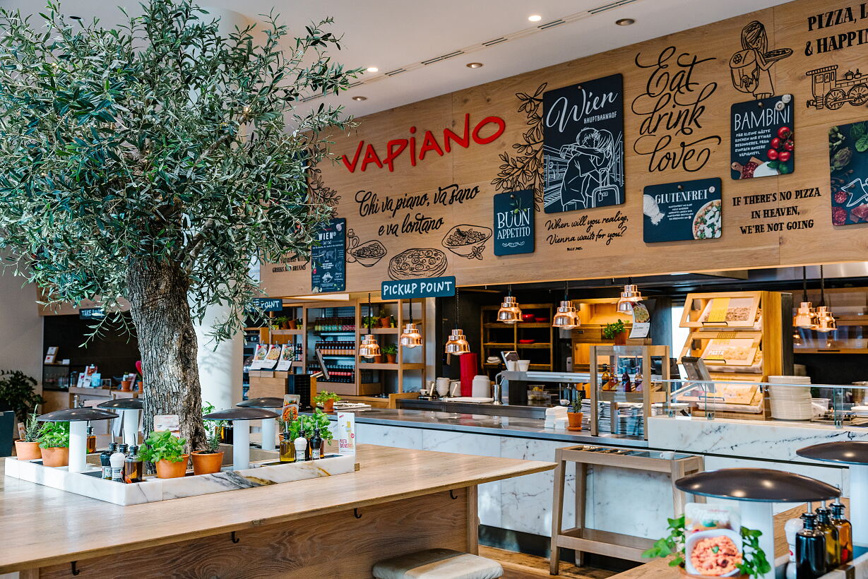 Ab November können sich FORUM 1 Besucher:innen auf das moderne Shop-Konzept von VAPIANO piccolo im Shopping-Center am Salzburger Hauptbahnhof freuen. 